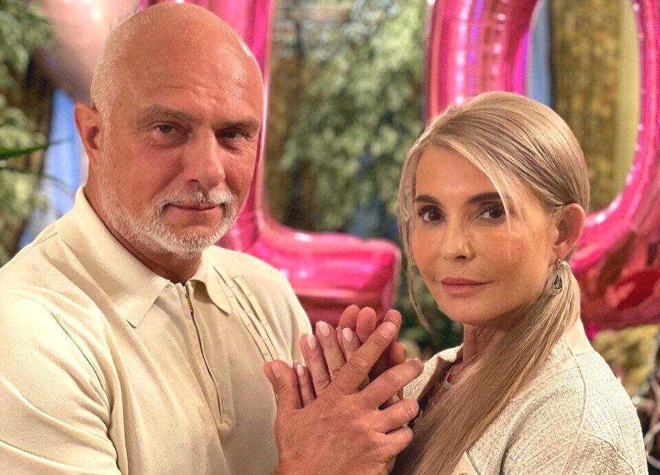 Крепкий орешек: Юлия Тимошенко показала редкое совместное фото со своим красавцем-мужем