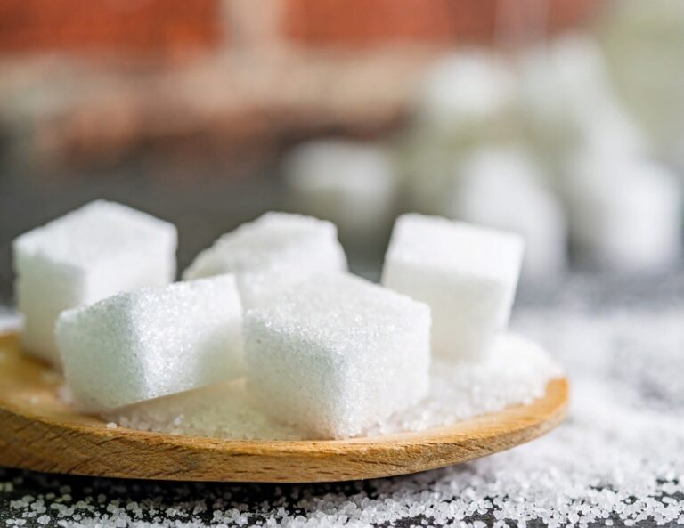 Украинцев предупредили о приближающемся дефиците сахара - today.ua