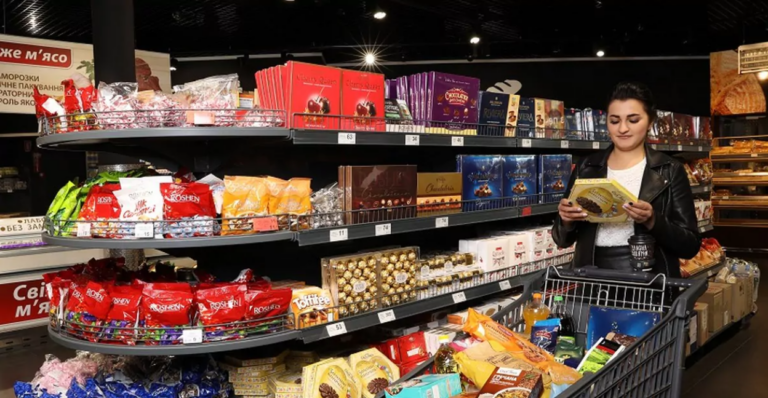 АТБ отказался от продукции Roshen: с полок супермаркетов раскупают последние конфеты - today.ua