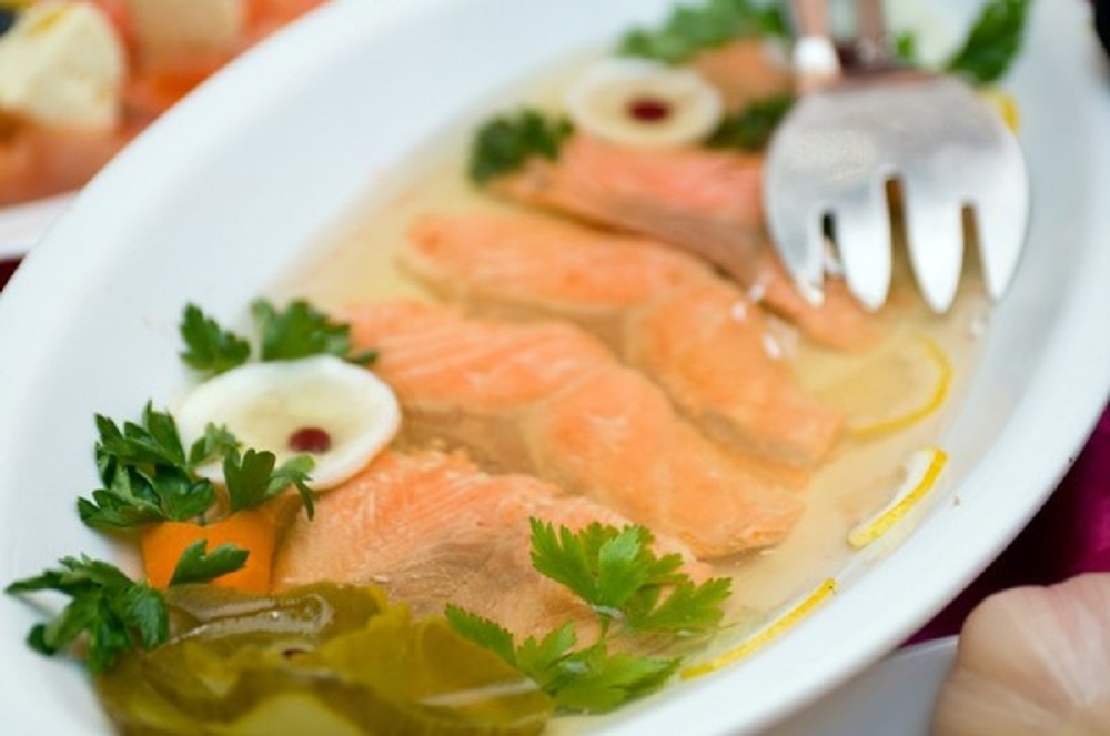 Холодец из красной рыбы полезнее мясного: рецепт приготовления аппетитного блюда для всей семьи