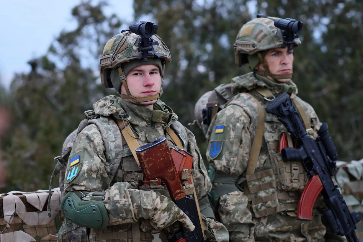 Правительство Украины с 1 марта увеличит зарплаты военнослужащим Вооруженных сил