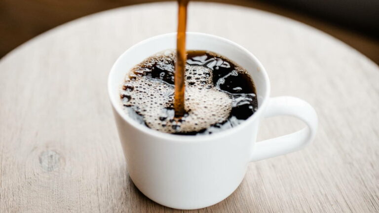 Кофе без кофеина может навредить здоровью: как выбрать безопасный напиток - today.ua