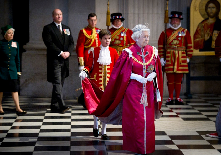 Елизавета II взошла на престол 70 лет назад: как выглядит 95-летняя королева в день своего юбилея  