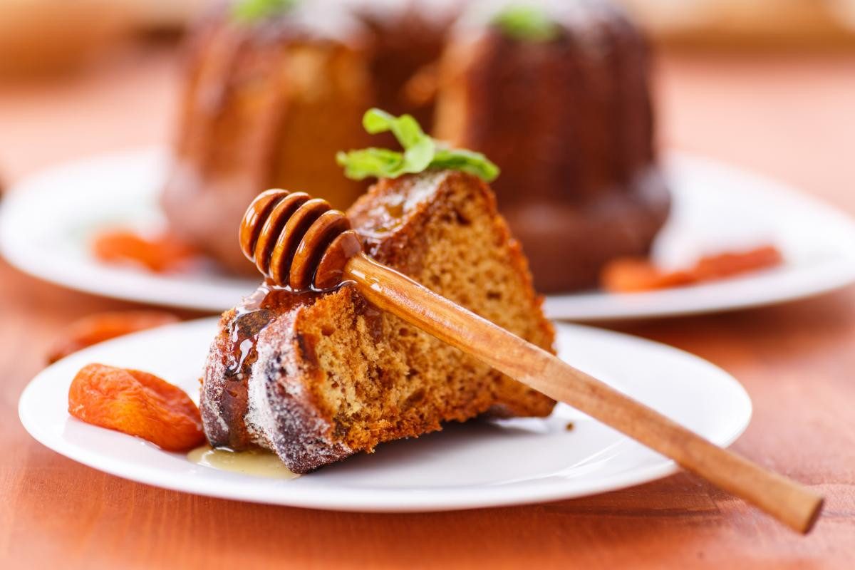 Мед в выпечке может превратиться в яд: как правильно добавлять полезный ингредиент