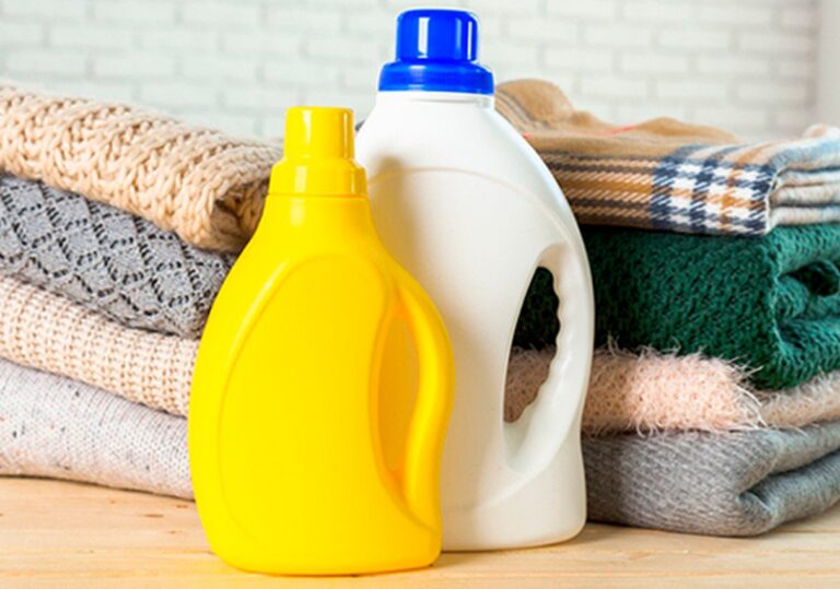 П'ять найважливіших секретів прання вовняних речей, щоб вони зберегли колір та форму - today.ua