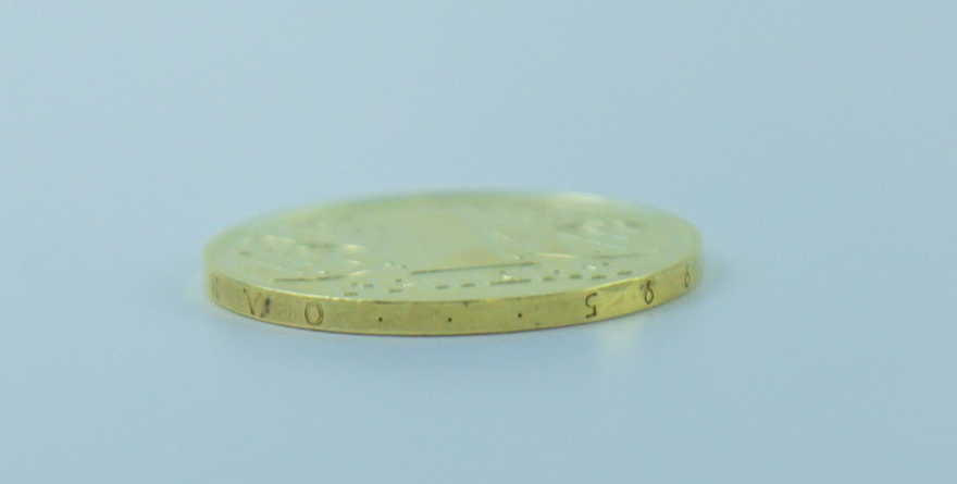 В Украине 1-гривневую монету продают за 15 000 грн: фото уникальных денег  