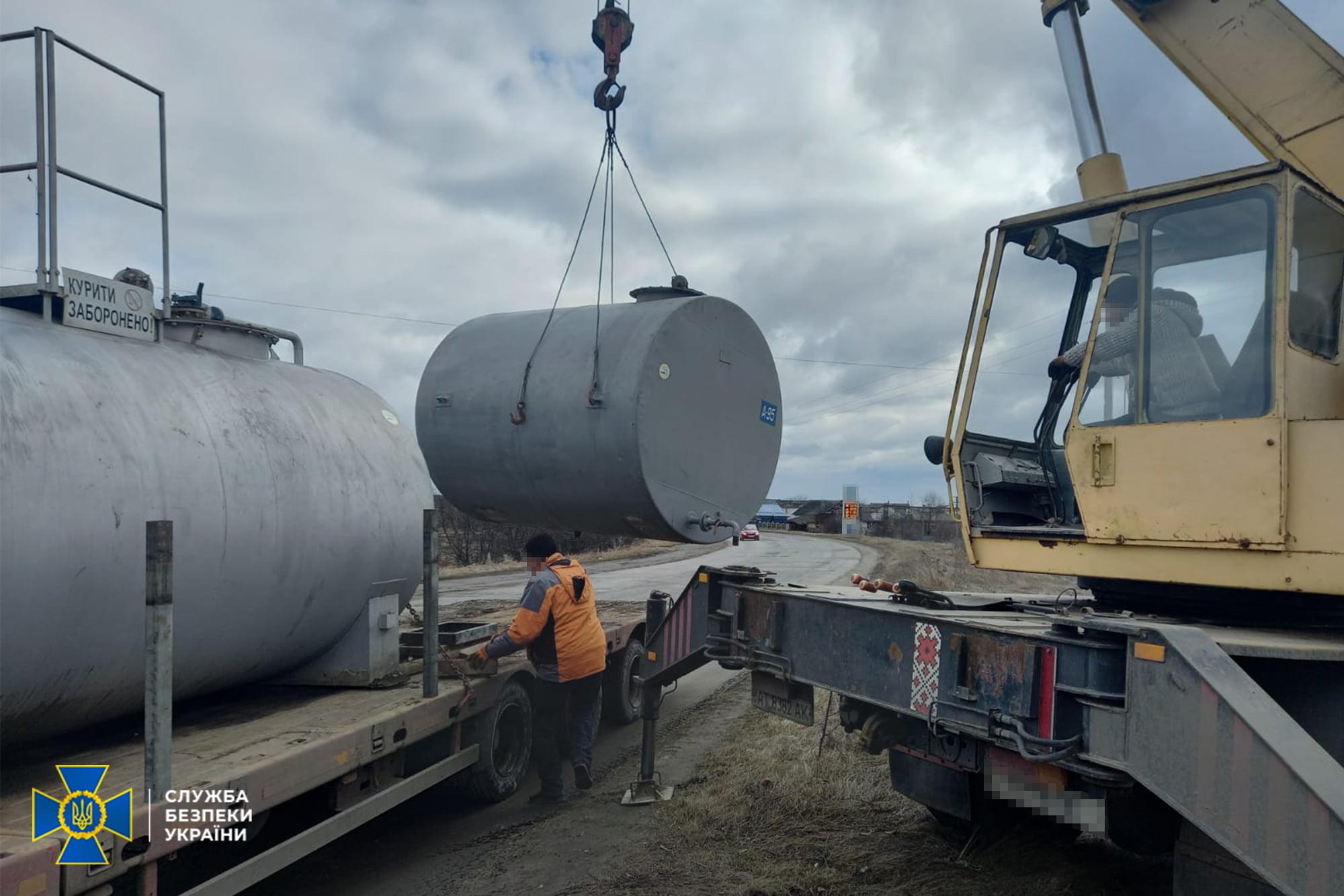 На Прикарпатті ліквідували мережу нелегальних АЗС - today.ua