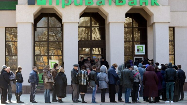 Українцям розповіли, що буде з їхніми банківськими рахунками та депозитами у випадку вторгнення Росії - today.ua