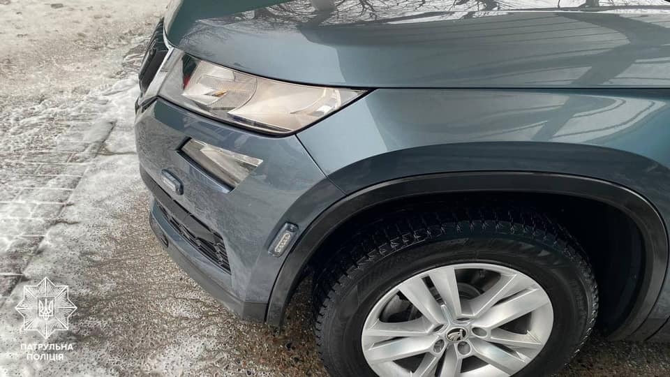 Киянка на Lexus врізалася у поліцейський "фантом"