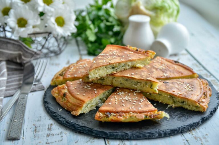 Дієтичний капустяний пиріг без борошна: рецепт ситної страви, яка не зашкодить фігурі - today.ua