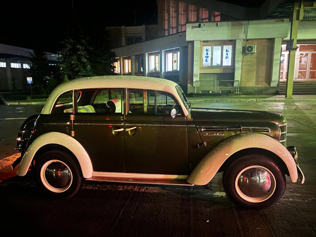 Из Украины незаконно пытались вывезти ретро-автомобиль 1955 года