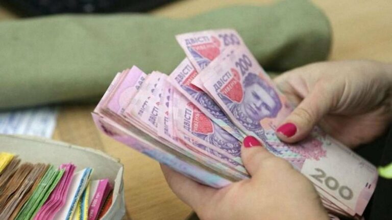 Заробітчани мають сплатити податки до держбюджету України - ДПС - today.ua