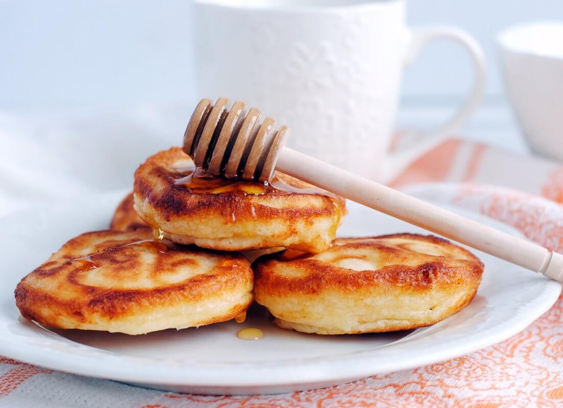 Оладьи получатся вкуснее, если вместо молока добавить минералку: секрет приготовления идеального теста - today.ua