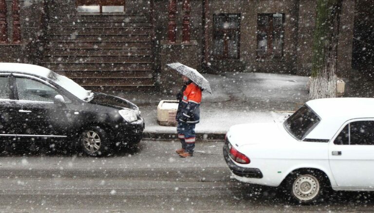 В Украину вернутся дожди с мокрым снегом: синоптики предупредили о непогоде до конца недели - today.ua