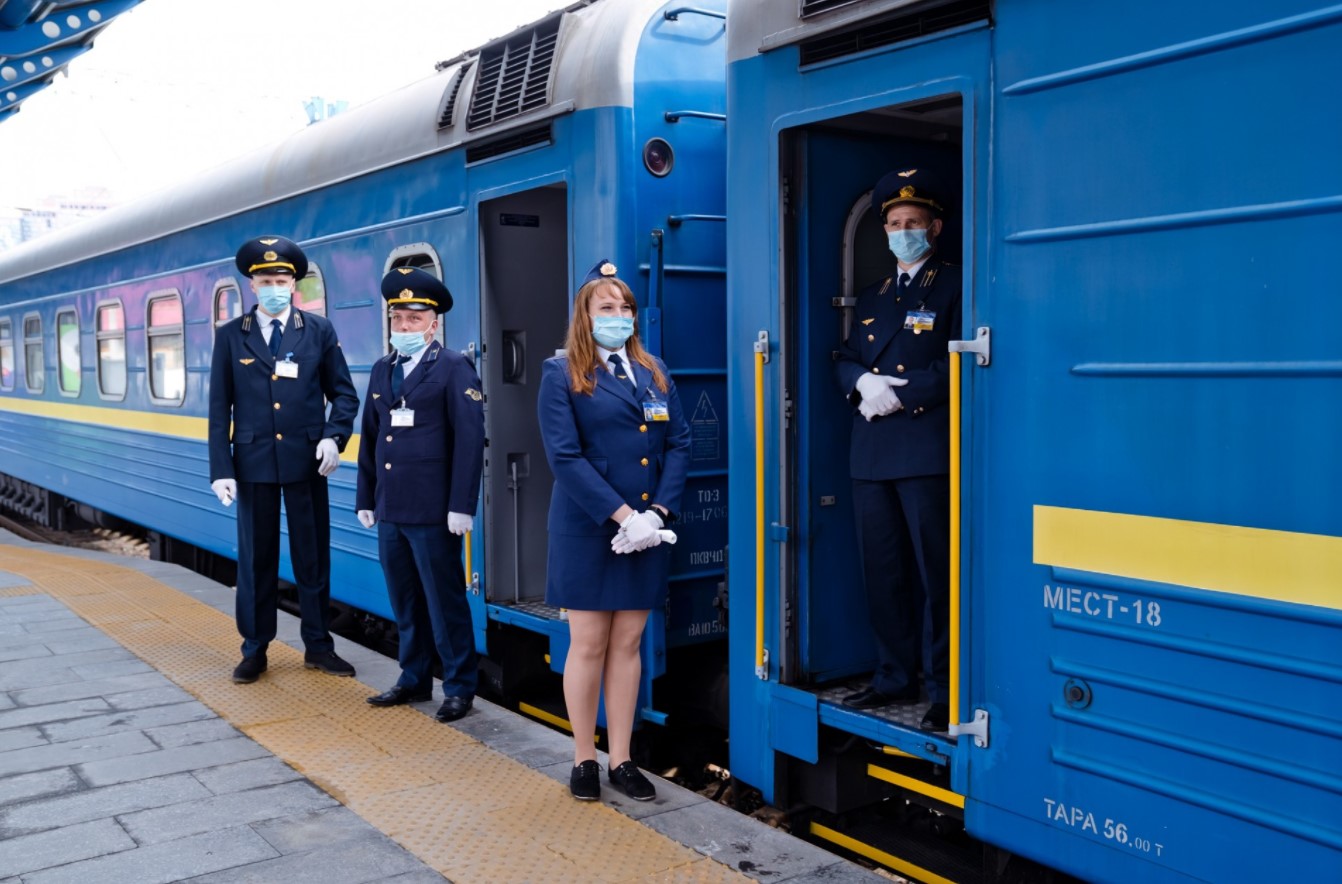 Укрзалізниця розповіла, як курсуватимуть потяги в Україні під час воєнного стану