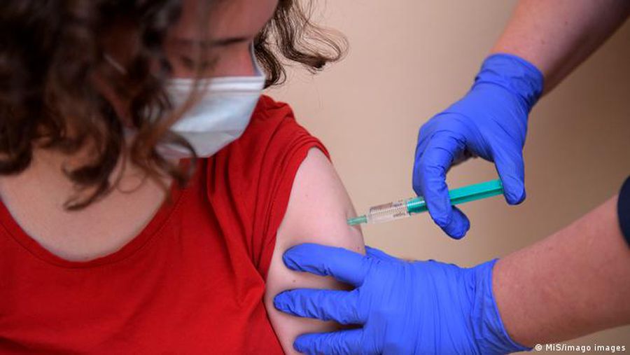 Ковид – уже не проблема: в Украине всем разрешили работать без прививок