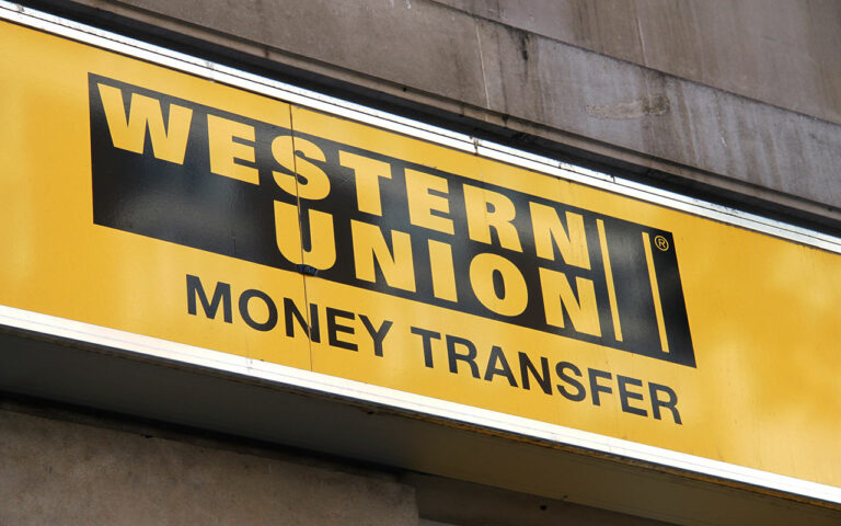 Нова пошта почала видавати перекази Western Union та Ria без комісії - today.ua