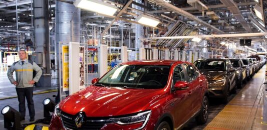 Renault возобновил работу в России – СМИ - today.ua