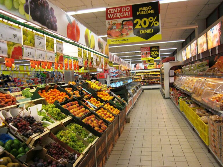 Скільки коштують продукти у супермаркетах Польщі - today.ua