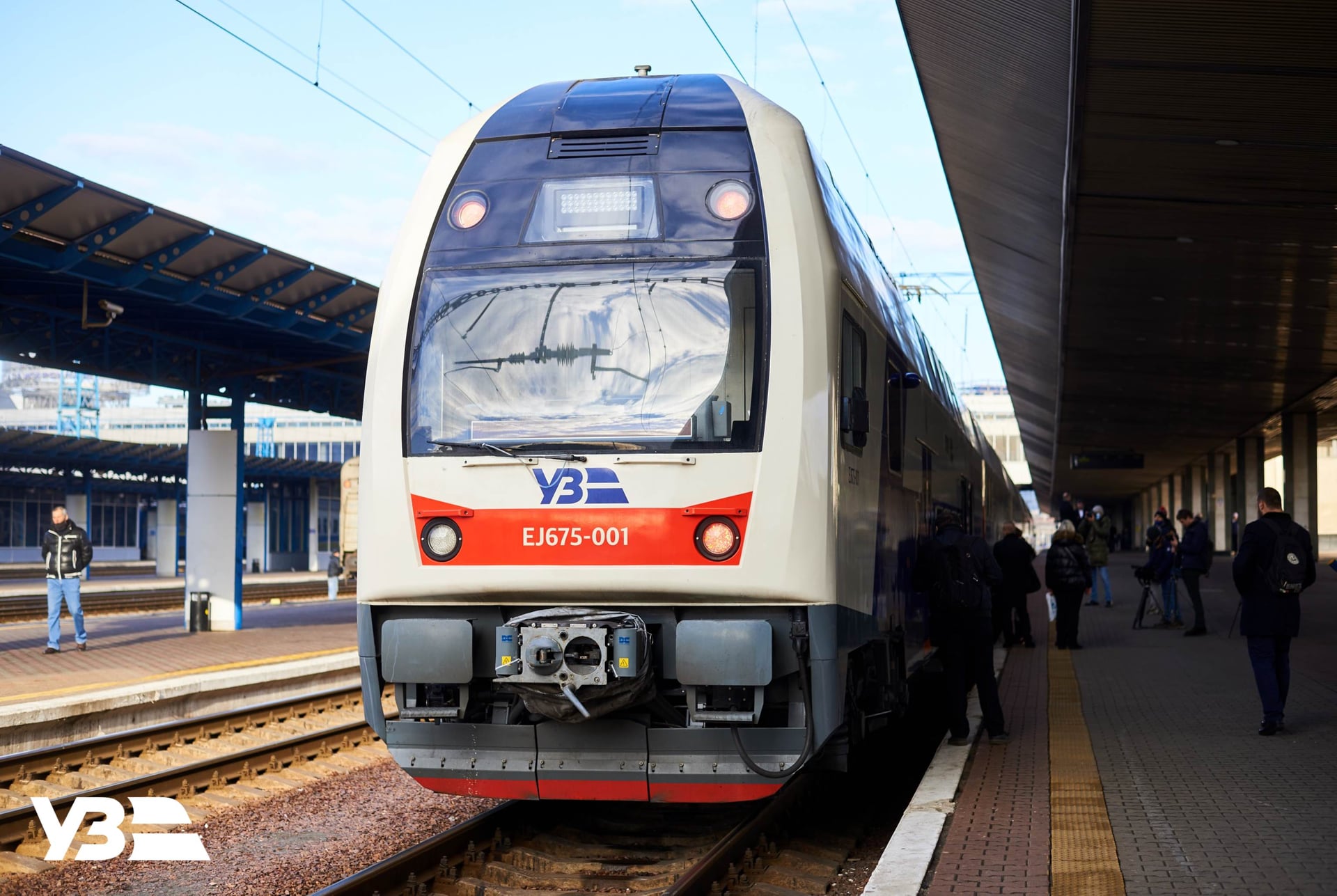 Укрзалізниця запустила додаткові евакуаційні потяги: графік на 3 березня