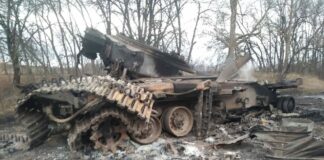 Под Сумами уничтожили бронетанковую колонну РФ (фото)  - today.ua