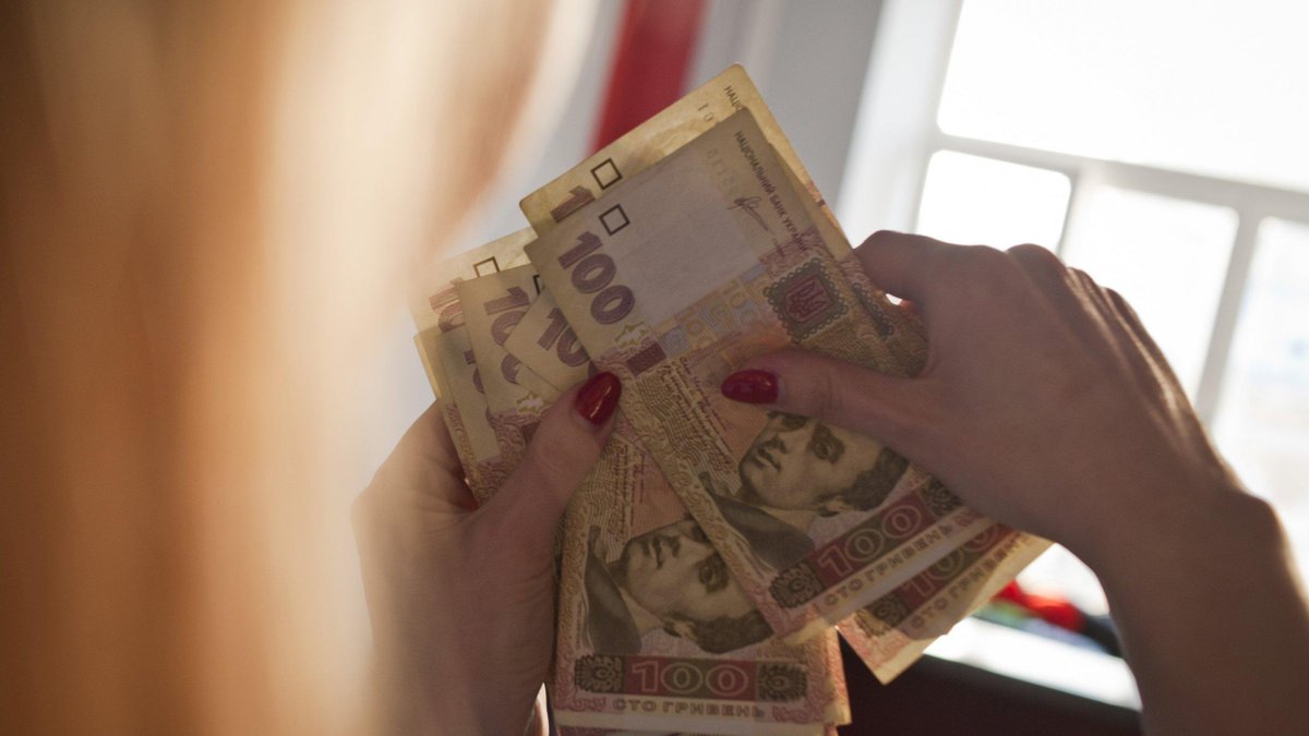 Украинцев обманывают с выплатой 6,5 тыс. грн в военное время: как не потерять свои деньги