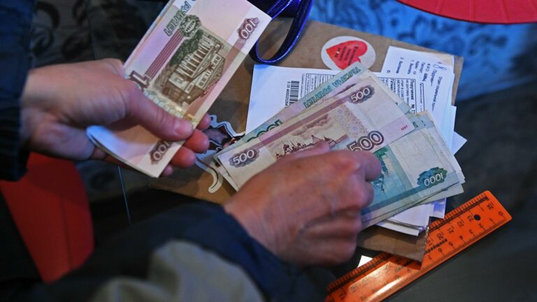 В Украине на захваченных территориях оккупанты выплачивают пенсии в рублях  - today.ua