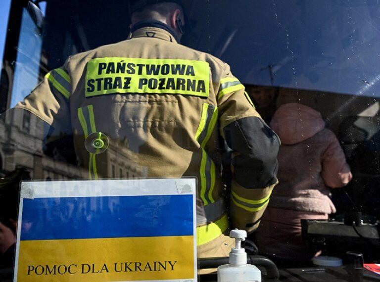 Украинским беженцам в Польше рассказали, как получить финансовую помощь - today.ua