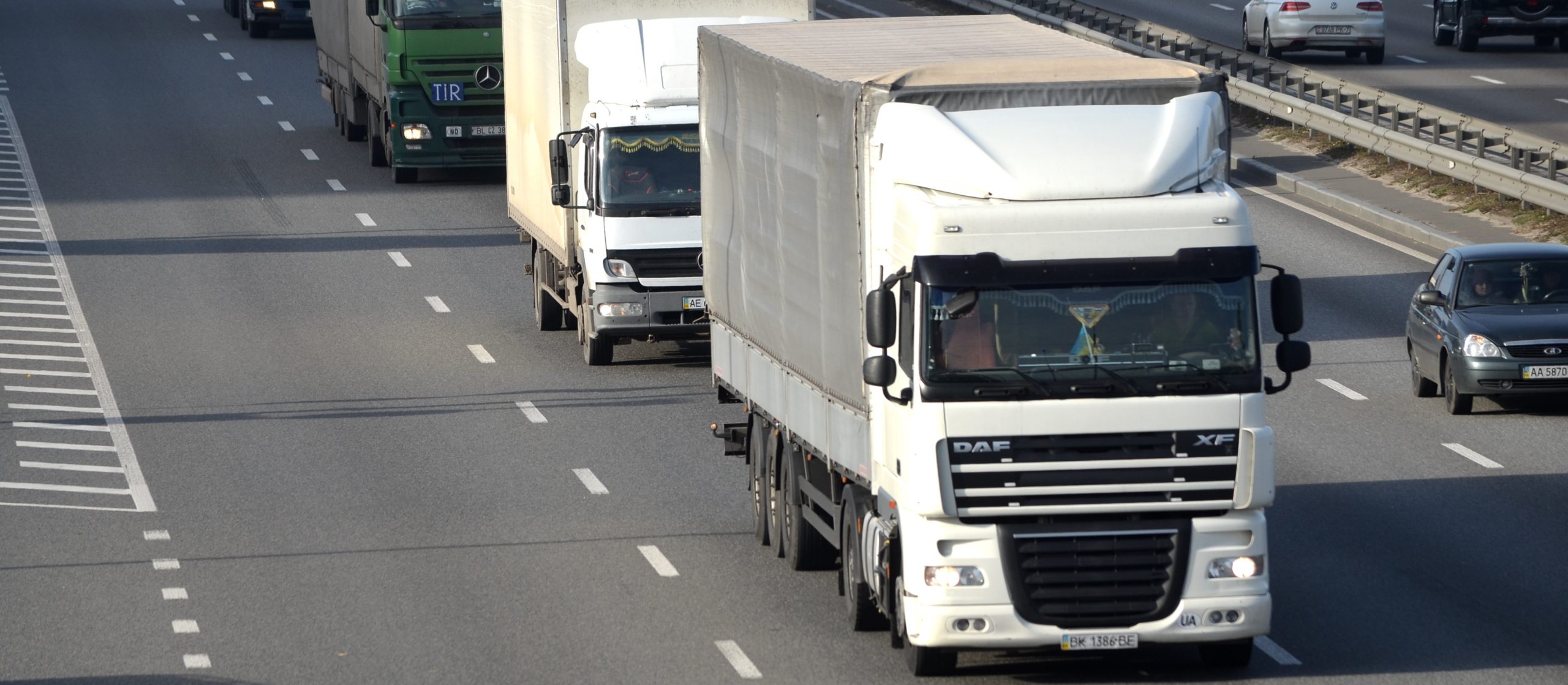 Водителям из Украины упростили условия пересечения границы: кого коснулись новые правила