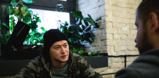 Лідер гурту “Бумбокс“ Андрій Хливнюк потрапив під мінометний обстріл та отримав поранення - today.ua