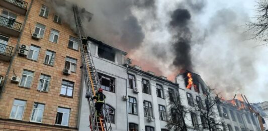 Центр Харкова зазнав сильного обстрілу (фото) - today.ua