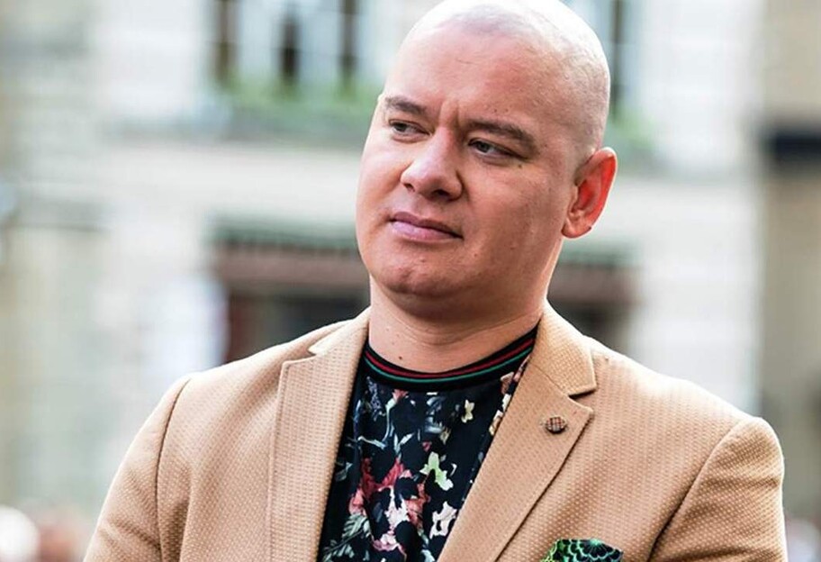 Евгений Кошевой сжег флаг России и жестко обратился к оккупантам