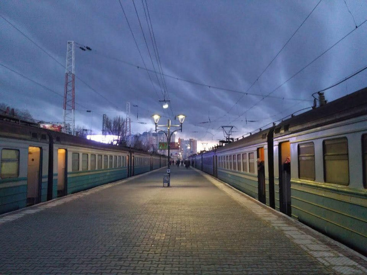 Оккупанты стали обстреливать эвакуационные поезда: в Донецкой области погибла проводница 