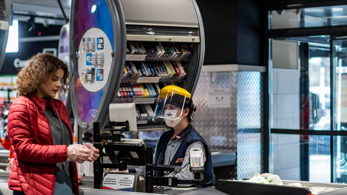 АТБ выдает клиентам на кассах до 6000 гривен: как получить деньги