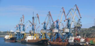 Окупанти вивозять українське зерно з порту Бердянська - today.ua