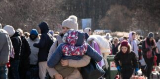 “Оставайтесь зимовать за границей“: власть просит беженцев не возвращаться домой до весны - today.ua