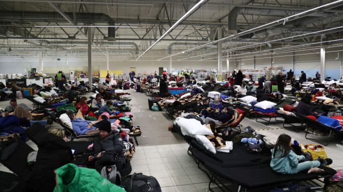 Два города в Польше уже отказываются принимать беженцев из Украины    