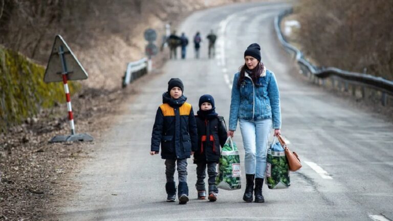 Новая денежная помощь для переселенцев: кто может рассчитывать на выплату 6600 грн  - today.ua
