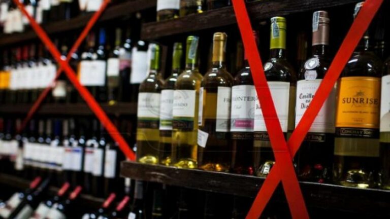 Алкоголь під час війни: незважаючи на сухий закон, в Україні можна втридорога купити спиртне “з-під поли“ - today.ua