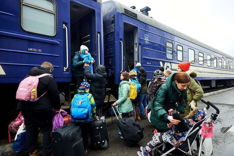 Уряд ухвалив рішення щодо вилучення дітей із сімей через відмову від евакуації