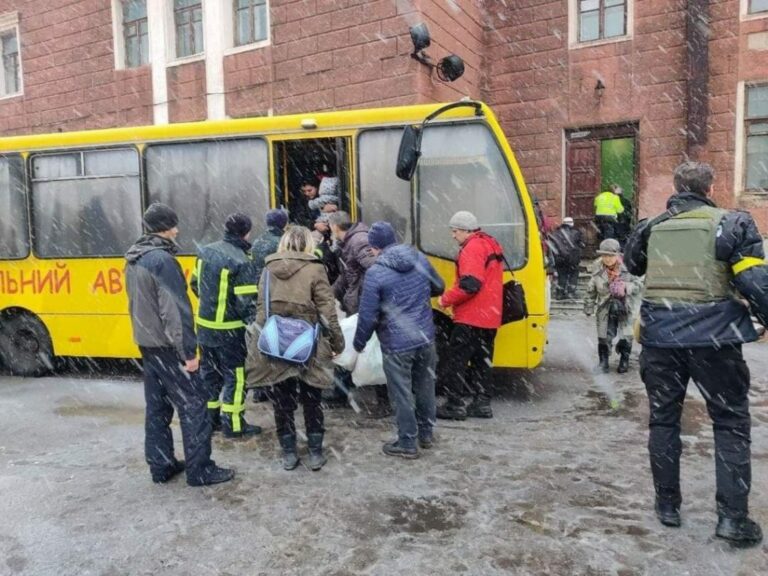 В Мариуполе начали эвакуацию мирного населения: открыт “зеленый“ коридор (обновлено) - today.ua