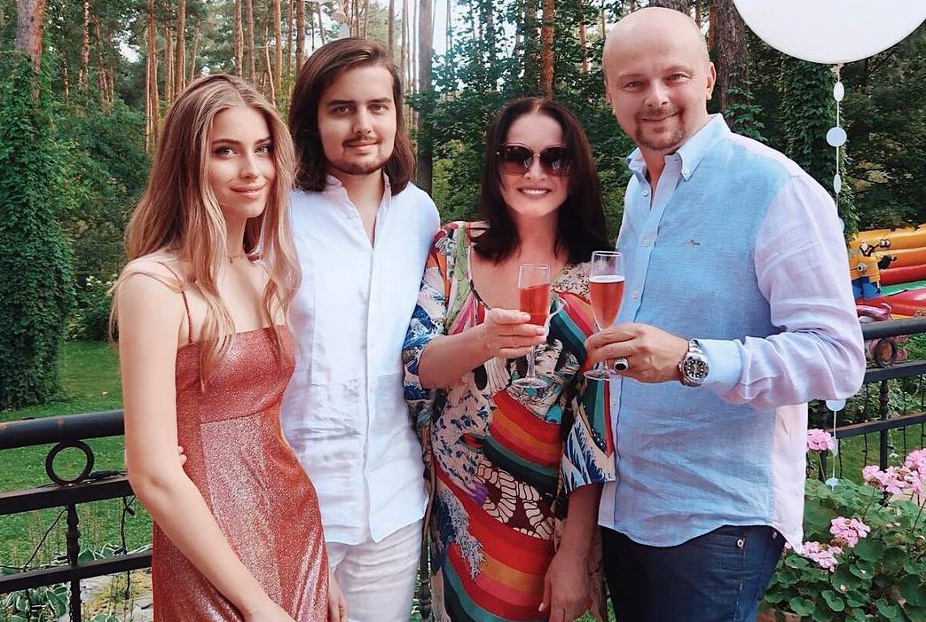 Сина та онука Софії Ротару затримали при спробі таємно перетнути кордон України з Молдовою