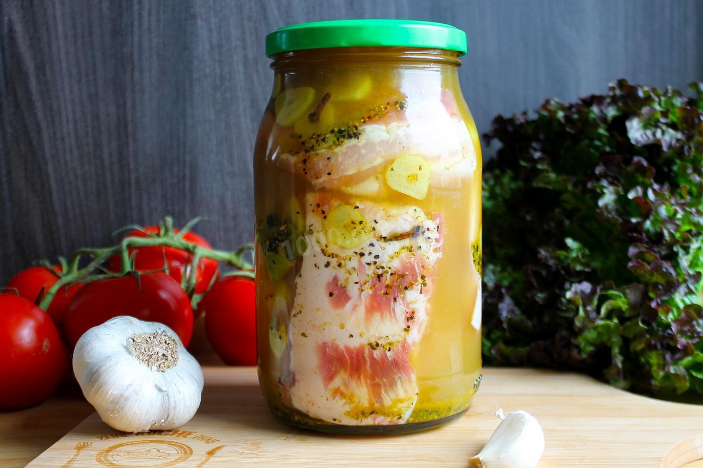 Рецепт сала в розсолі - ідеальна закуска на кожен день у воєнний час