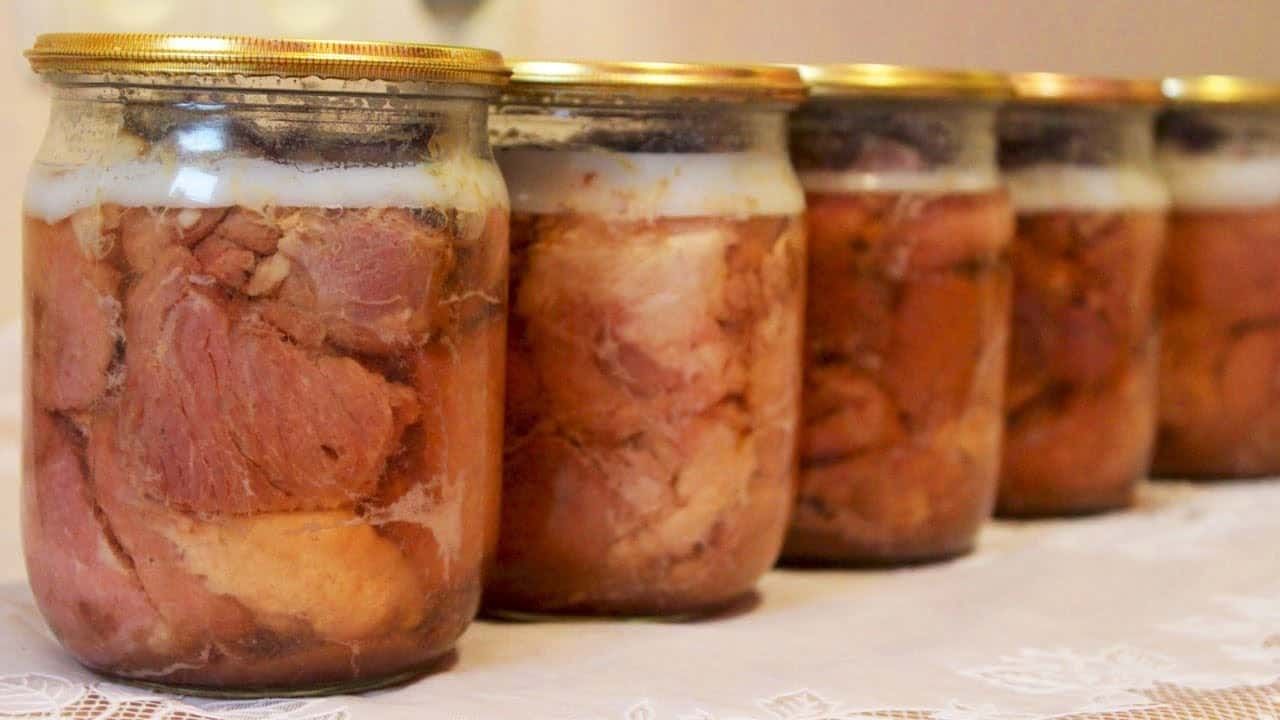 Простой рецепт тушенки из курицы: как приготовить в домашних условиях