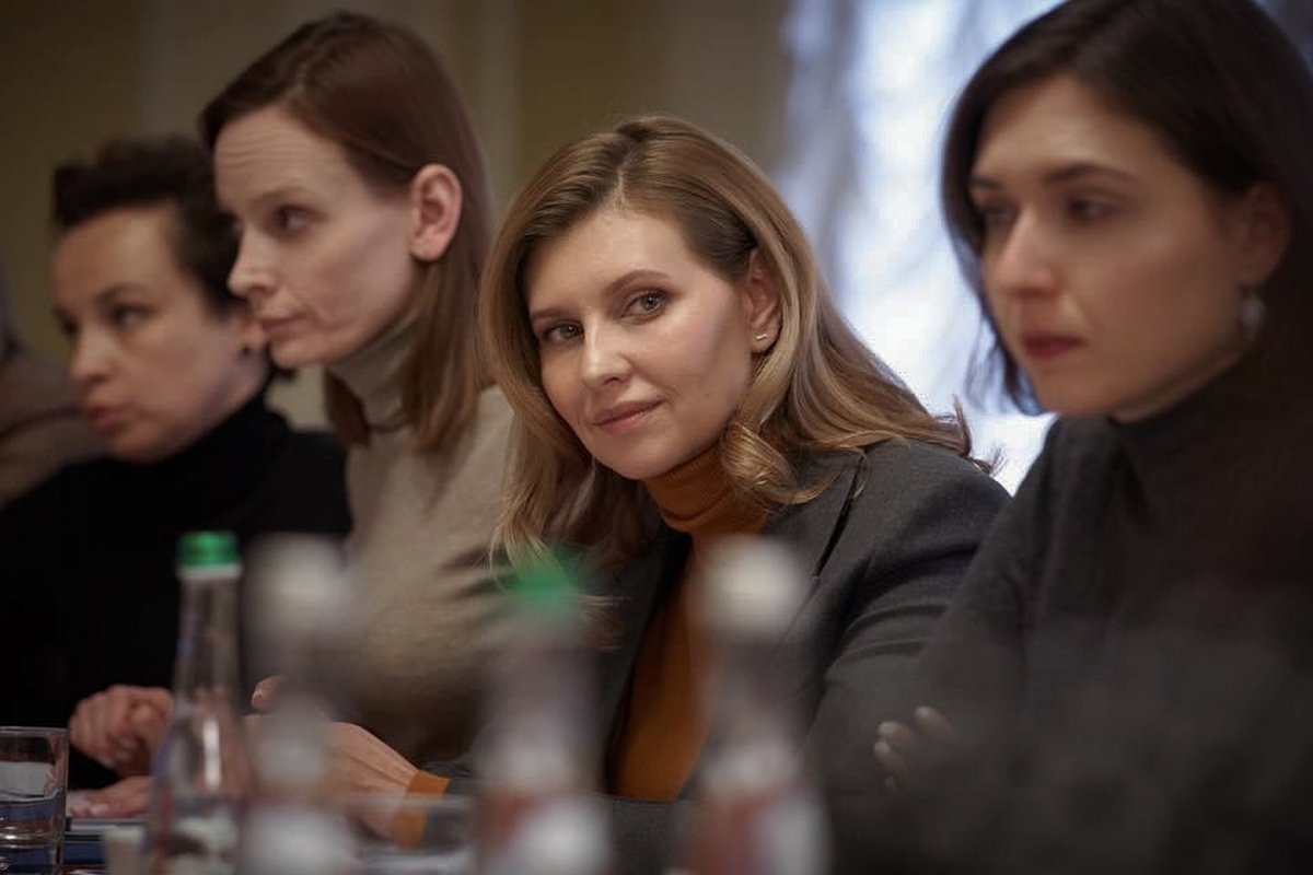 Елена Зеленская совместно с МОЗ помогла отправить онкобольных детей Украины в Польшу - today.ua