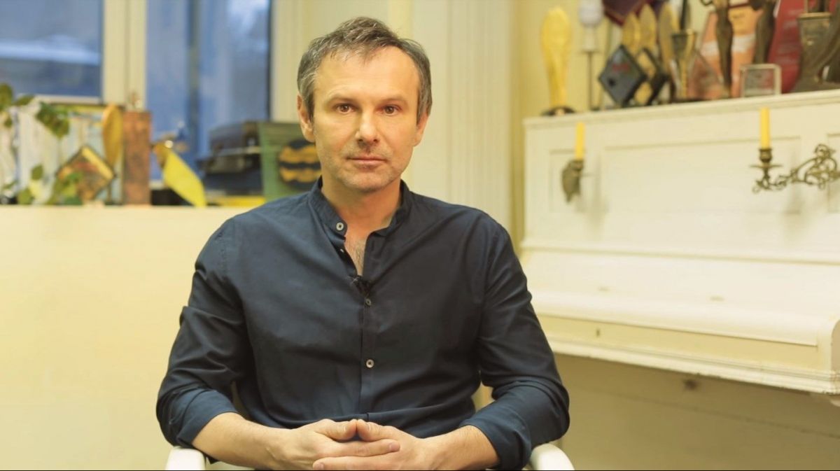 "Завжди зі мною": Святослав Вакарчук показав іграшку свого 7-місячного сина, яка стала його оберегом