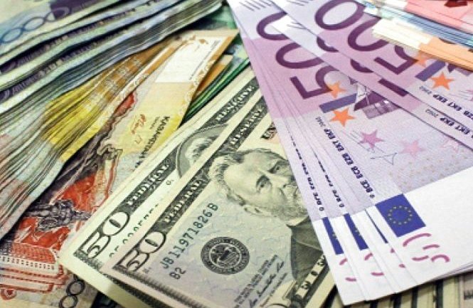 Курс валют 1 июля: сколько доллар и евро стоят в банках и на черном рынке 