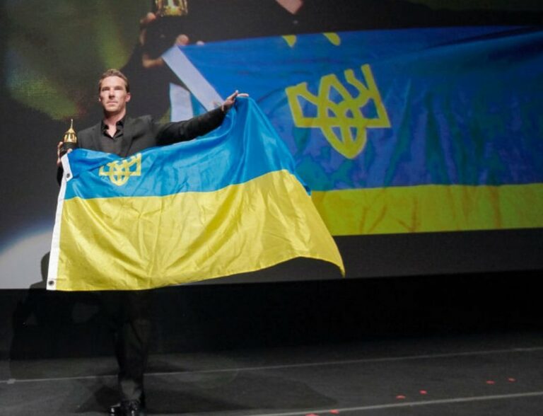 Бенедикт Камбербэтч поднял флаг Украины на кинофестивале в Санта-Барбаре - today.ua