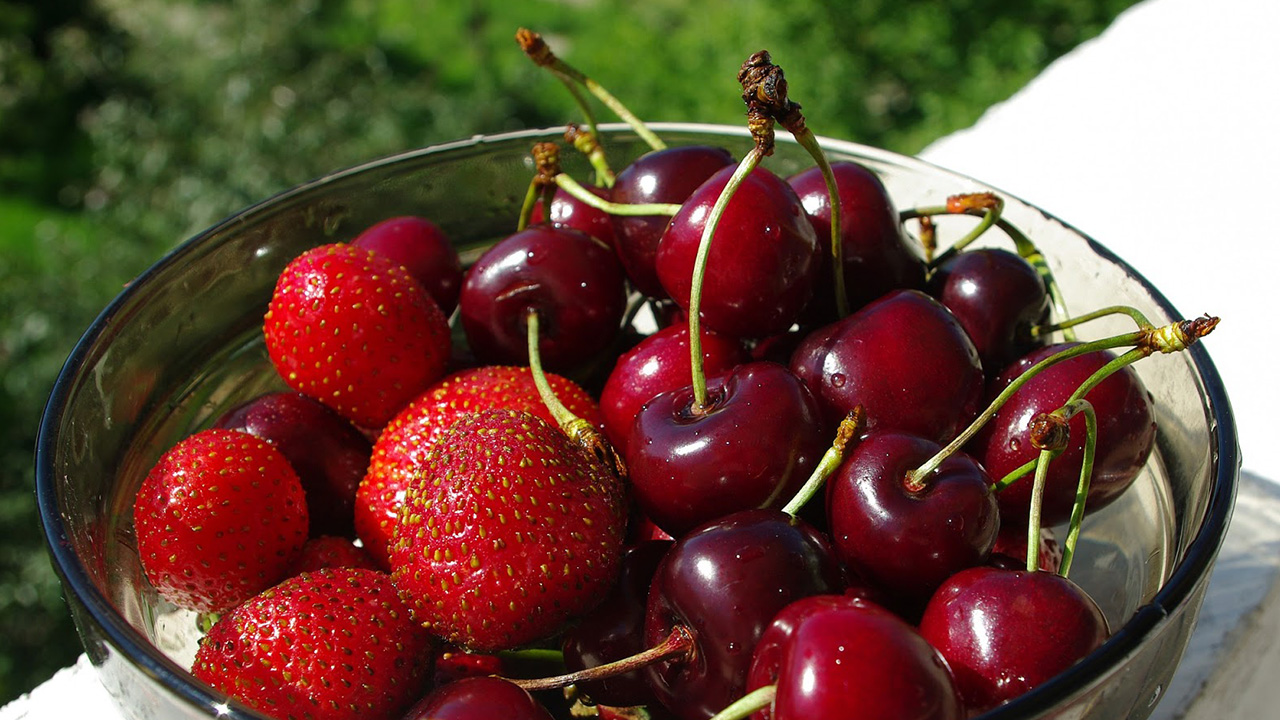 В Україні через війну може виникнути дефіцит черешні та полуниці
