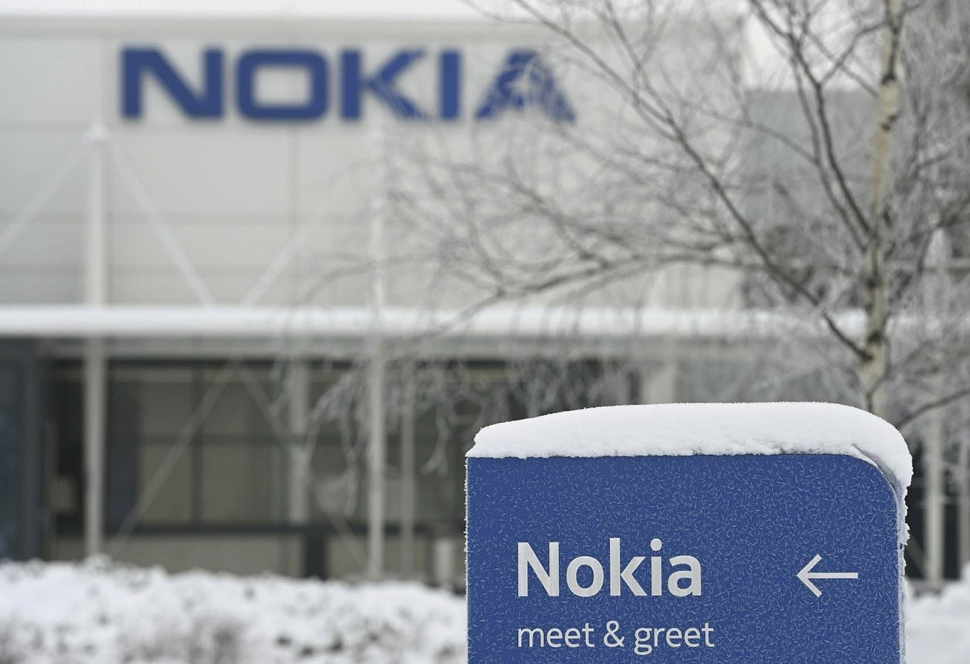 Nokia йде з РФ, але хоче обслуговувати свої мережі